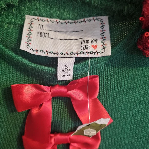 NWT Derek Heart small Christmas sweater. Elf vibe with candycane stripe - Picture 2 of 3
